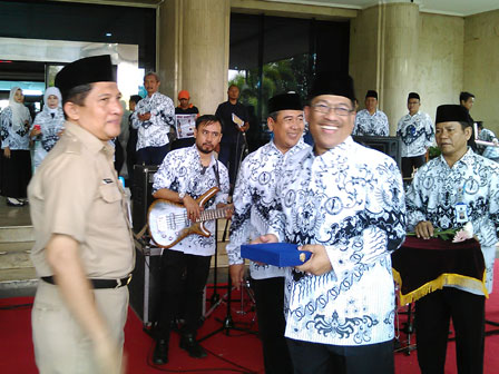 Pencarian PGRI Banyumanik - Persatuan Guru Republik Indonesia Cabang Banyumanik